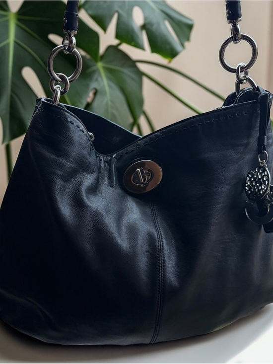 Y2K Coach Black Leather Shoulder Bag with Turn-Lock Accent